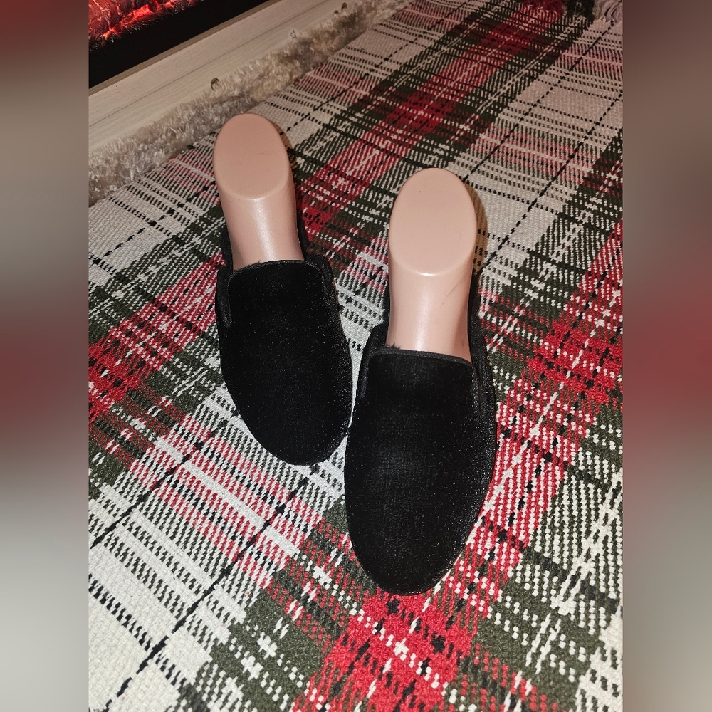 BIRDIES 'Phoebe' Gorgeous Black Velvet Mules 7.5 Excellent Pre-owned! Flats
